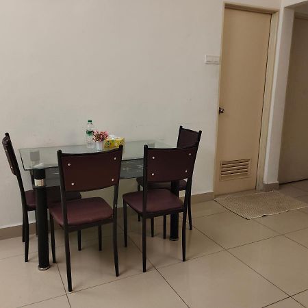 2 Rooms Homestay Deviana Wakaf Che Yeh كوتا بْهارو المظهر الخارجي الصورة