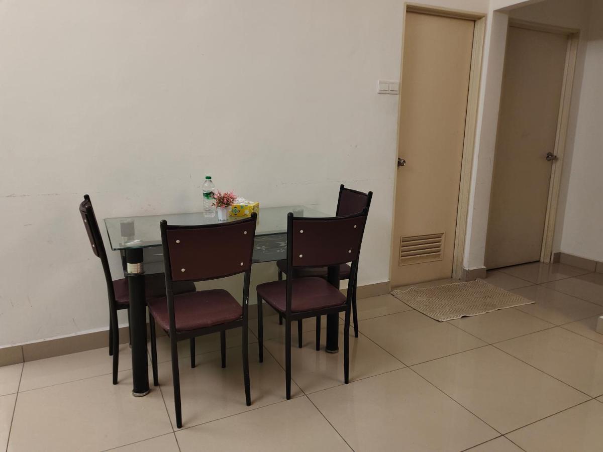 2 Rooms Homestay Deviana Wakaf Che Yeh كوتا بْهارو المظهر الخارجي الصورة