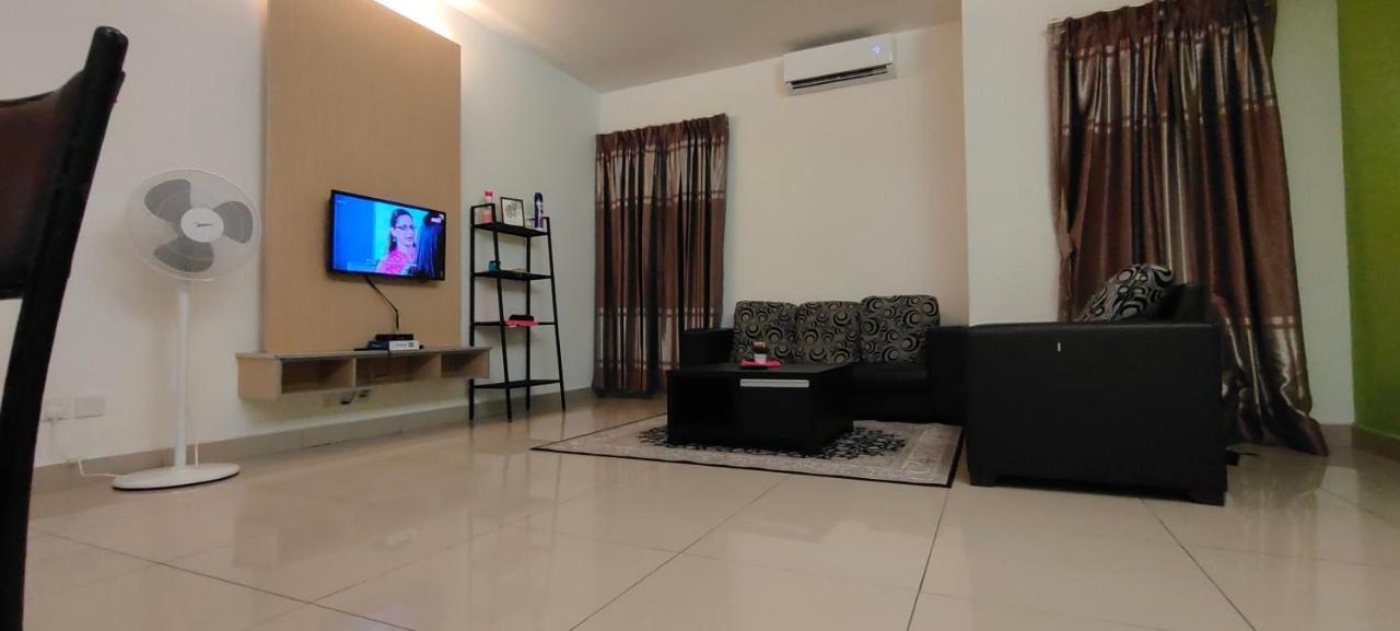 2 Rooms Homestay Deviana Wakaf Che Yeh كوتا بْهارو المظهر الخارجي الصورة